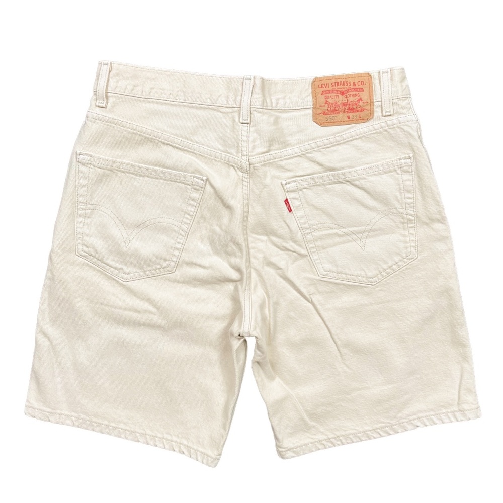 Levi’s 550 khaki cream shorts size 33